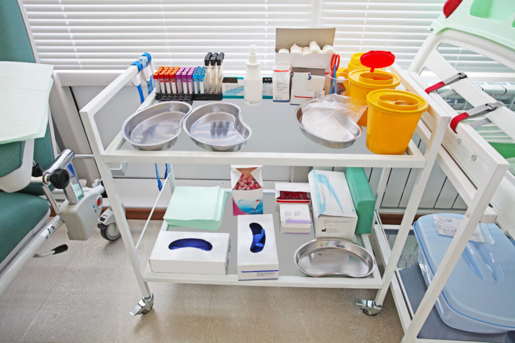 Features to Look for When Shopping for a Medical Cart