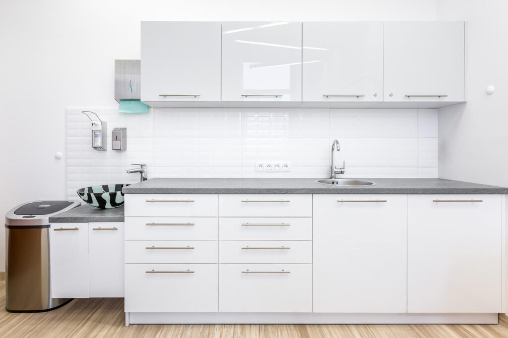 The Benefits of Having Medical Cabinets in Your Clinic