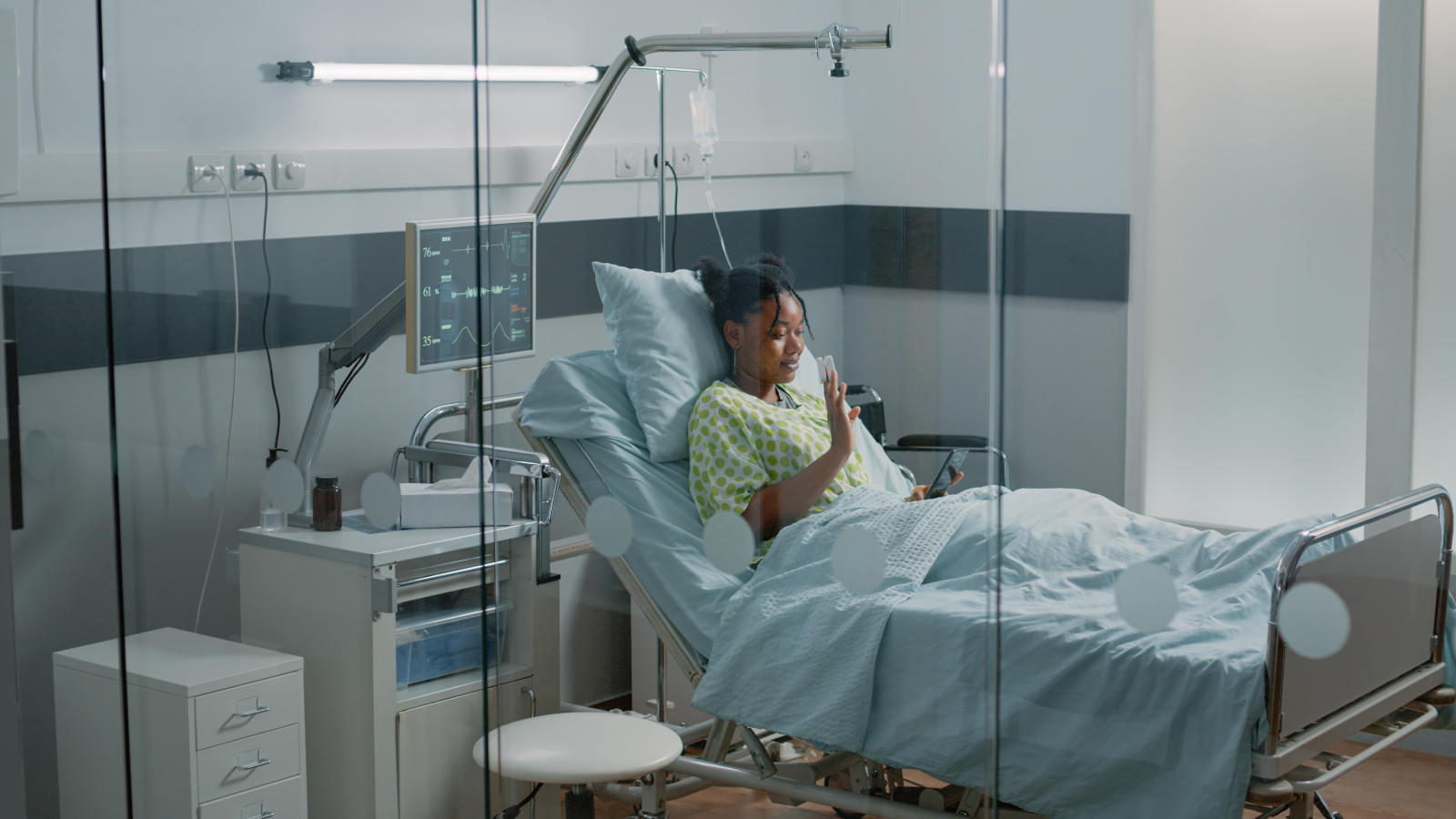 Streamlining Bedside Treatment with Mobile HTM71 Trolleys
