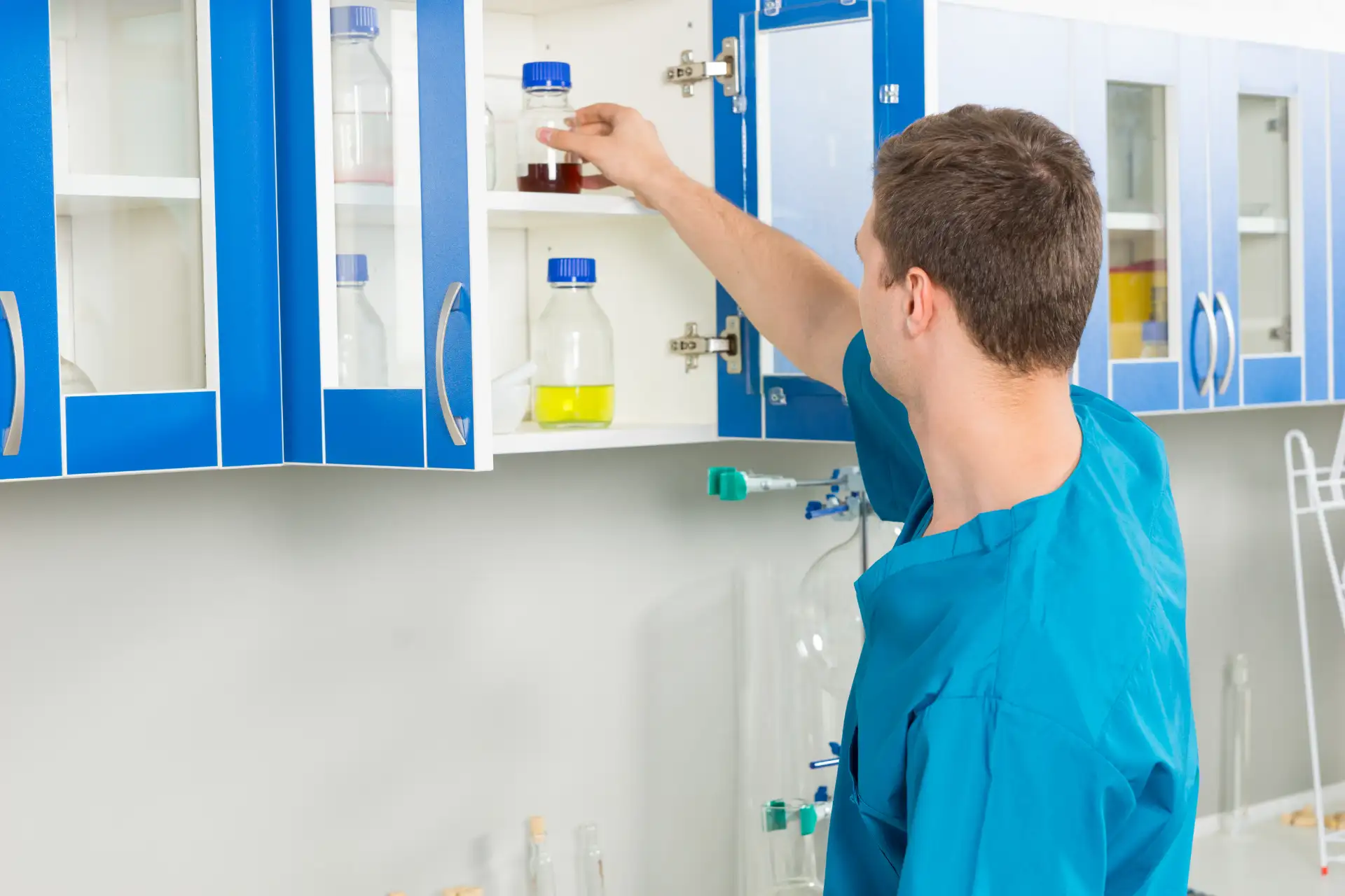 How to Improve Summer Ventilation in Hospital Cabinets